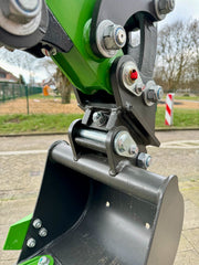 J&O Minibagger CTX 8010S mit Verstellbarem Fahrwerk