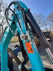 J&O Minibagger KV 12 - Kolbenpumpe und Mehrwegeventil -2 Zylinder Kubota Motor