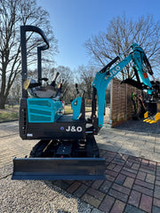 J&O Minibagger KV 12 - Kolbenpumpe und Mehrwegeventil -2 Zylinder Kubota Motor